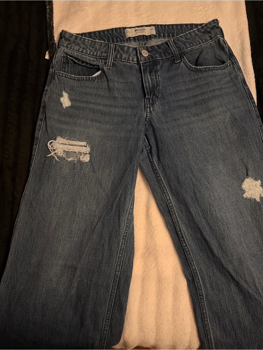 Hollister Women's Relaxed Fit Distressed Blue Jeans